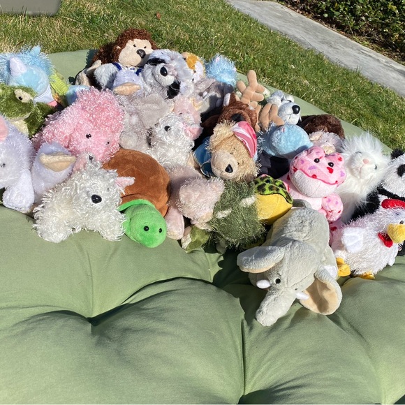 🌼 Lot of Webkinz stuffed animal toys Webkins bundle
Webkins - Picture 15 of 16